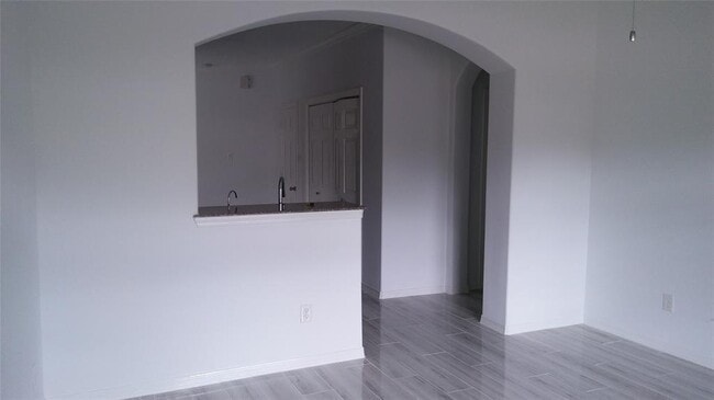 Building Photo - 20914 Sun Creek Dr