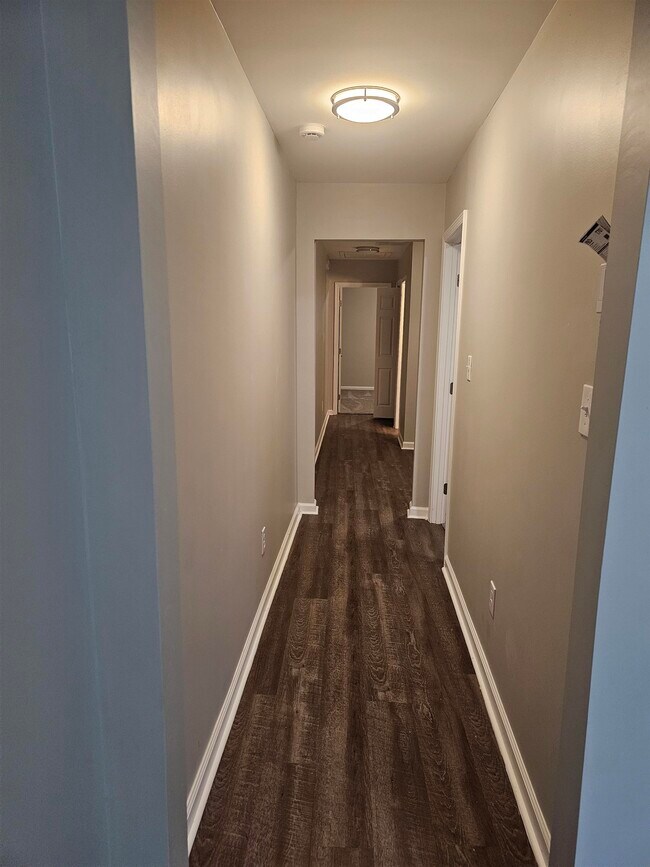 Building Photo - 30 E McKellar Ave
