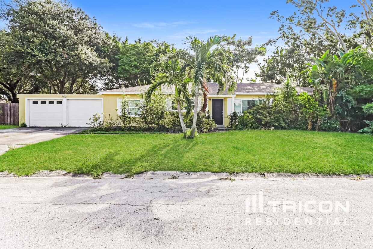 Foto principal - 1201 53rd St N