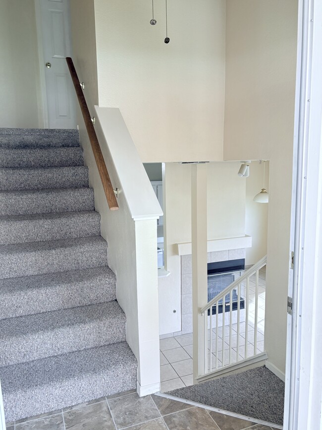 Building Photo - 38 Manchester Ln