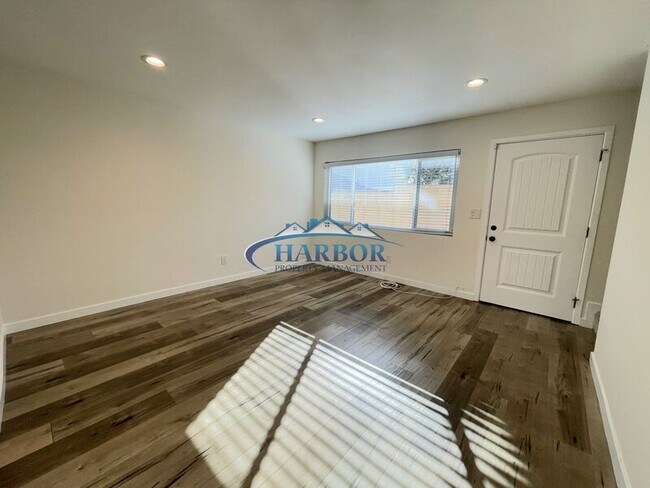 Foto del edificio - 677 W 39th St