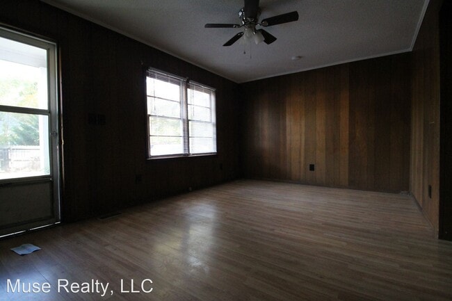 Building Photo - 2 br, 1 bath House - 340 A. East Jefferson...