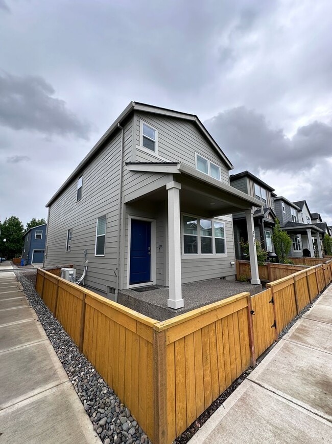 Building Photo - 2635 NE 116th Pl