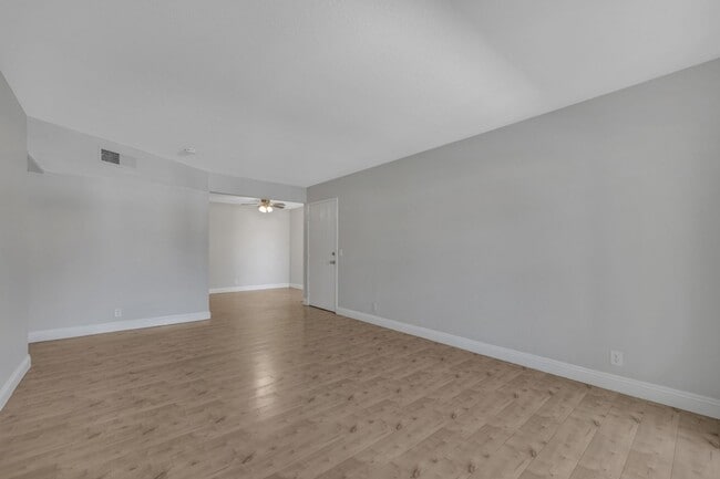 Building Photo - Upgraded 2 bedroom in gated community