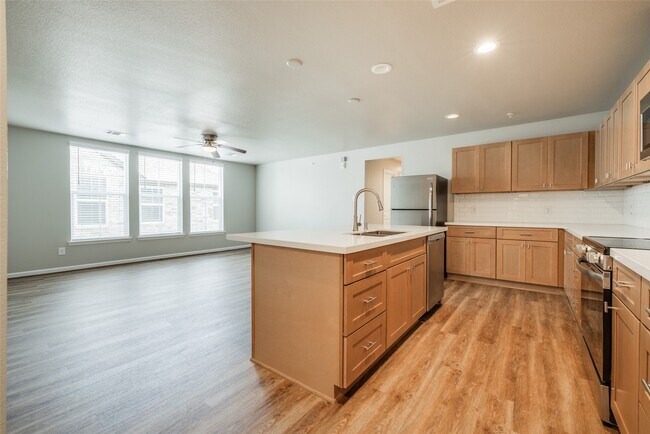 Building Photo - 239 Pk Pl Cir