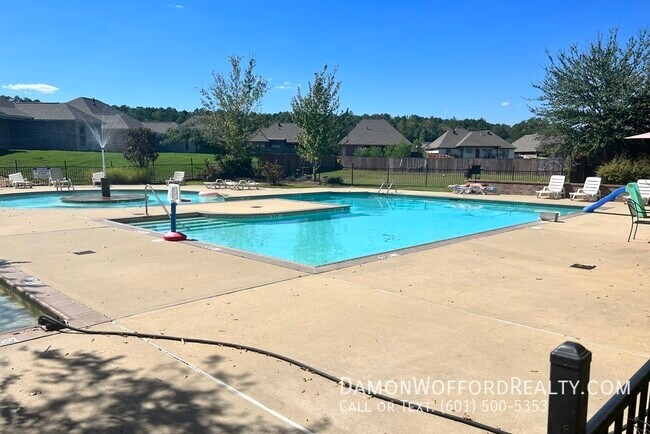 Foto del edificio - 560 Stone Brook Place: 4 Bed/2Bath