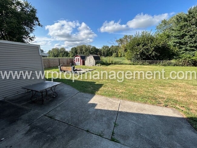 Building Photo - 4 bed 1 bath home in Temperance!