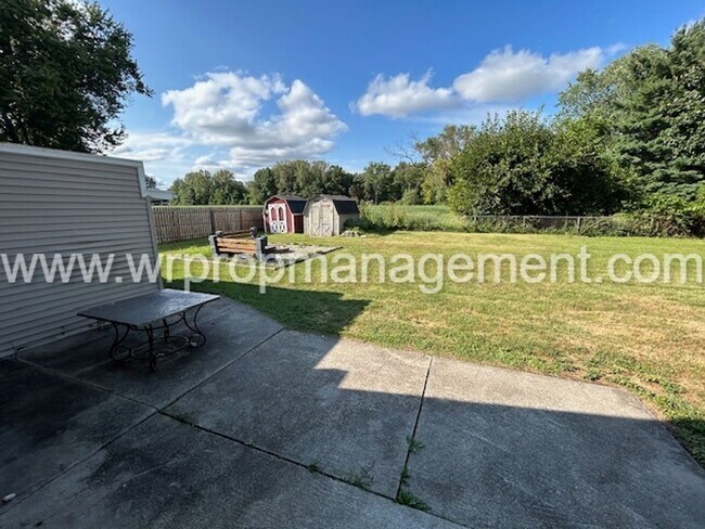 Foto del edificio - 4 bed 1 bath home in Temperance!