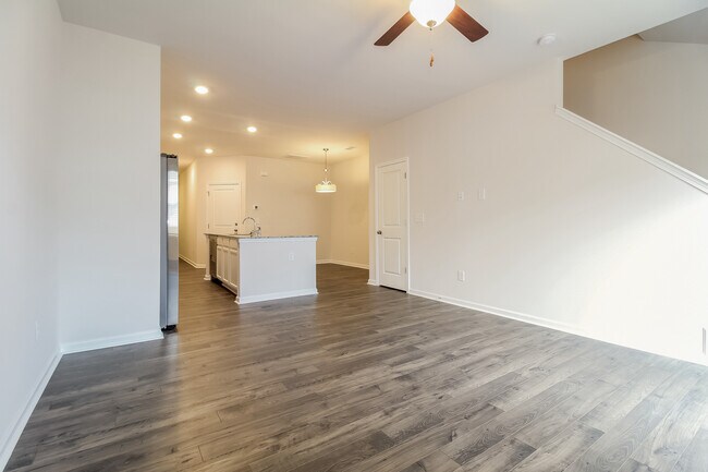 Building Photo - 6 Oak Rose Dr, Greenville, SC