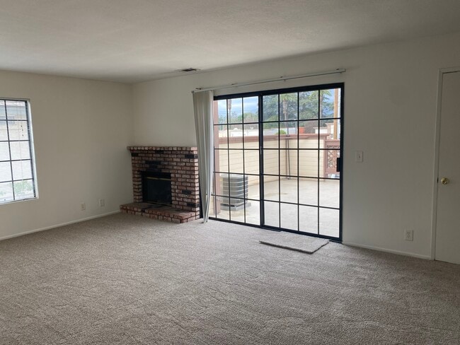 Large open living room - 315 W Center St