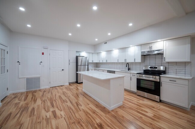 Building Photo - 10 Wampanoag Trl