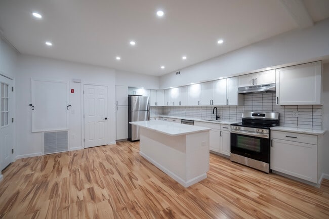 Photo - 10 Wampanoag Trl Apartment