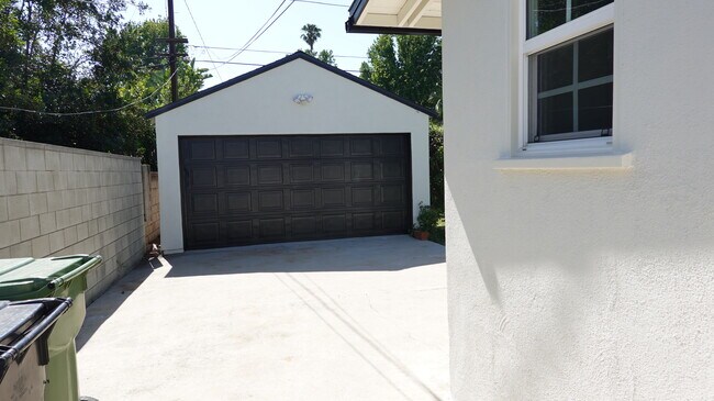 Foto del edificio - 4715 Allott Ave