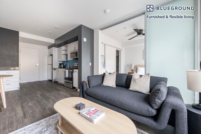 Foto del edificio - 15301 NE Turing St