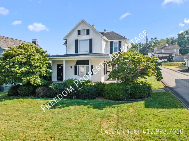 Building Photo - 536 Fayette St