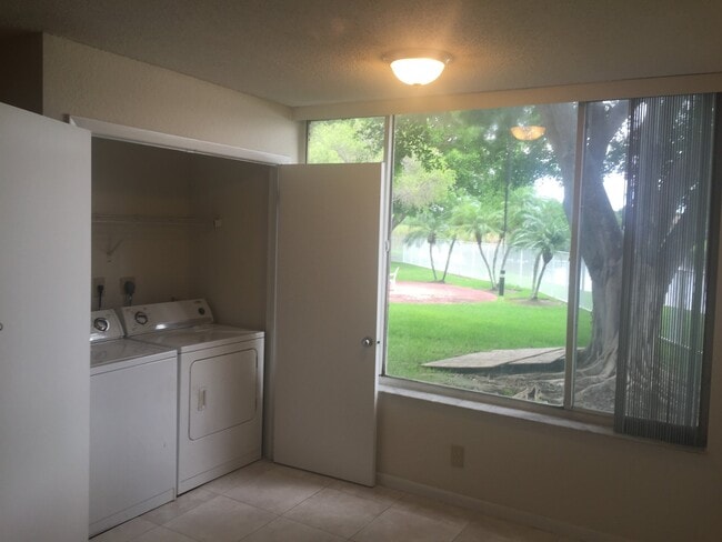 Photo - 2880 N Oakland Forest Dr Apartment