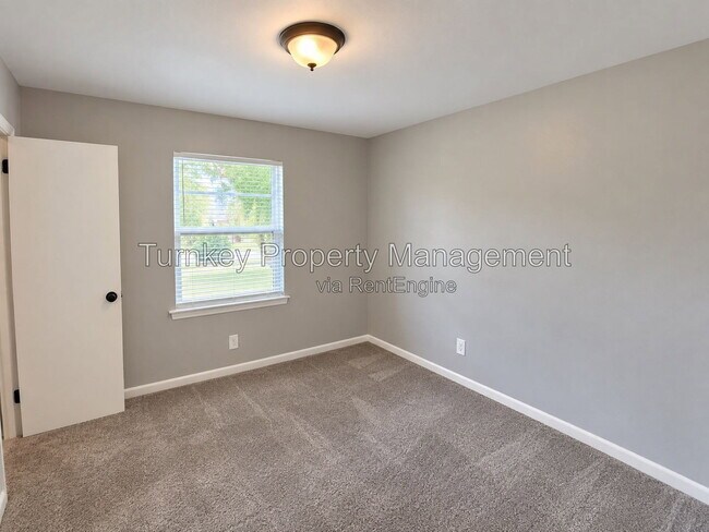 Building Photo - 2 Woodson Ct