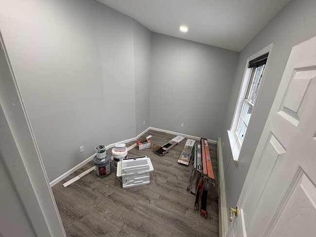 Building Photo - 10 Matsunaye Dr