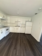 Building Photo - 115 San Remo Blvd