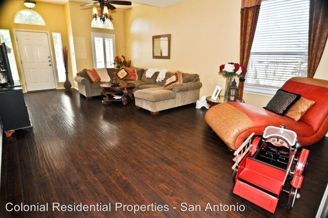 Foto del edificio - 129 Earhart Ln