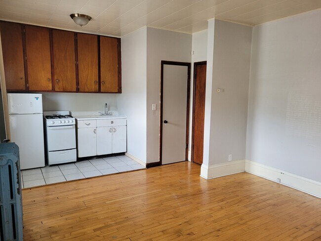 Building Photo - 1552 Edmund Ave