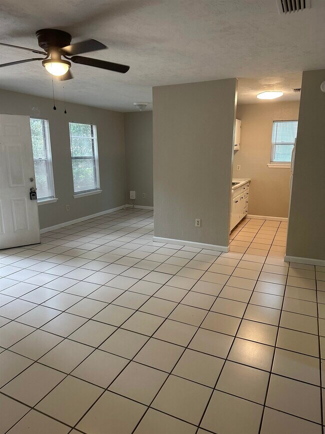 Foto del edificio - 1830 Sylvan Ct