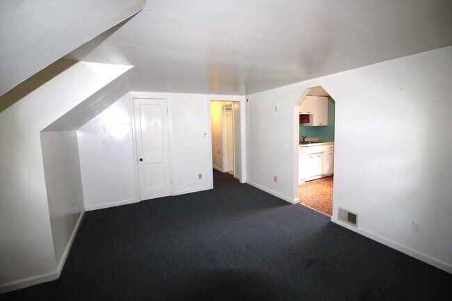 LR - 6748 Jersey Ave