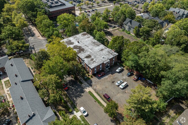 Building Photo - 43 Division St