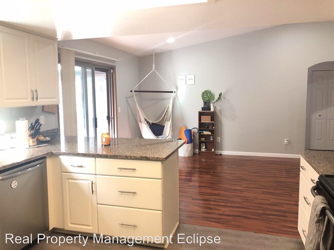 Building Photo - 3 br, 2 bath House - 415 164th PL SE