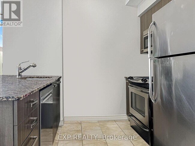 Photo du bâtiment - 832-2832 Bay St.