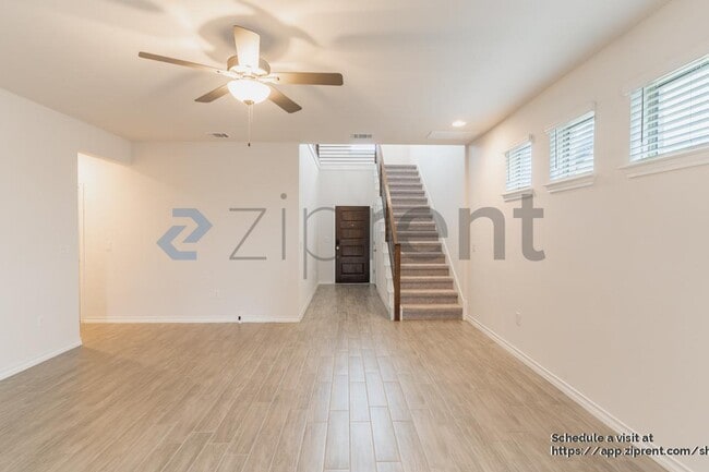 Foto del edificio - 7603 Elk Grove Path