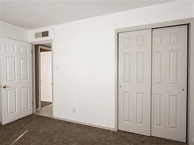 Building Photo - great home