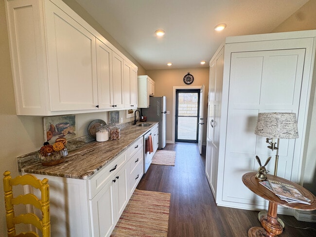 Building Photo - The Cottages at Ashton