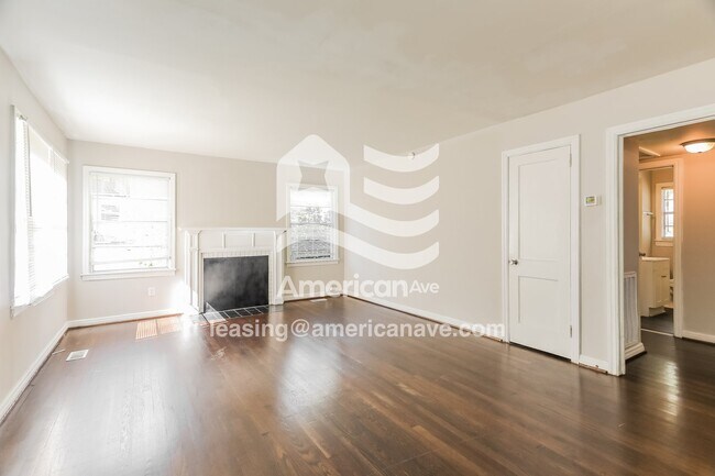 Foto del edificio - 9040 Belvoir Dr