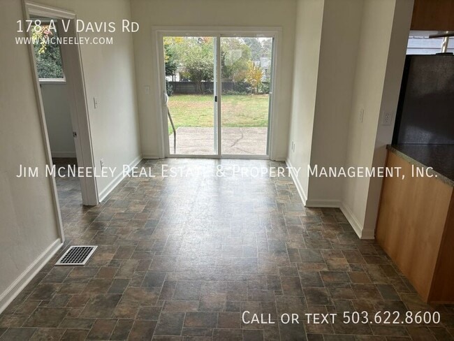 Foto del edificio - 178 A V Davis Rd