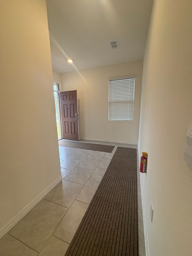 Foto del edificio - Charming 2-Bed 2-Bath Home 55+ community