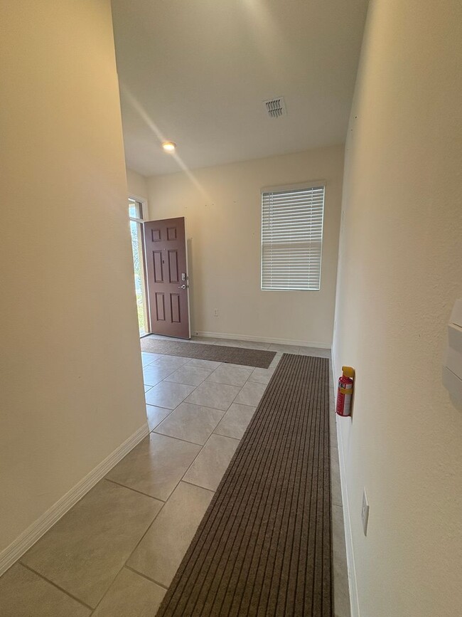 Building Photo - Charming 2-Bed 2-Bath Home plus Flex Room -  55+ community