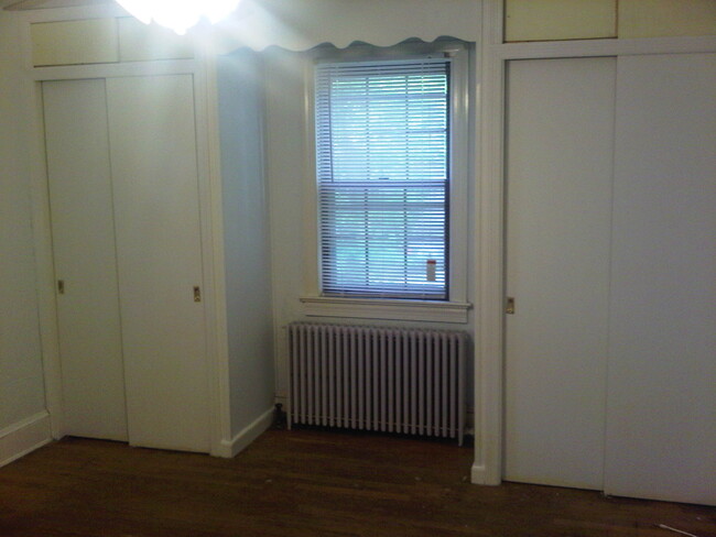 Bedroom 1 - 1732 Ashland Ave