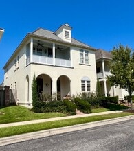 Building Photo - 1929 Albizia Ct