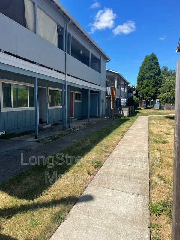 Building Photo - 4085 SW 160th Ave
