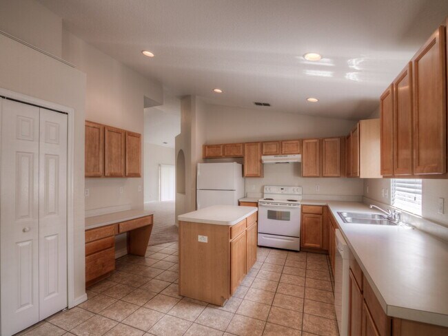 Foto del edificio - 4612 Woodford Dr