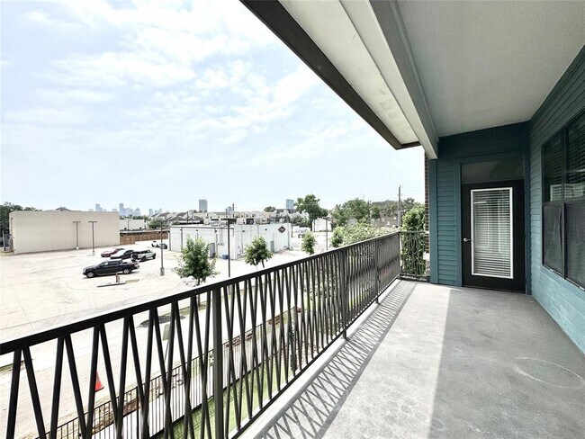 Foto del edificio - 5454 Washington Ave