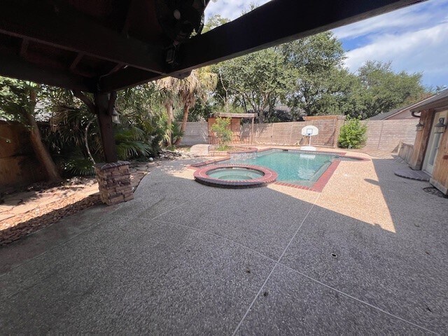 Foto del edificio - 2602 Cloverfield Ct