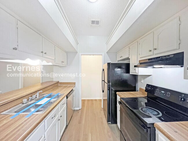 Foto del edificio - 3575 Shadow Oaks Pkwy