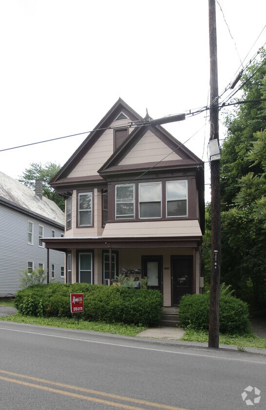 Building Photo - 1704 Crane St