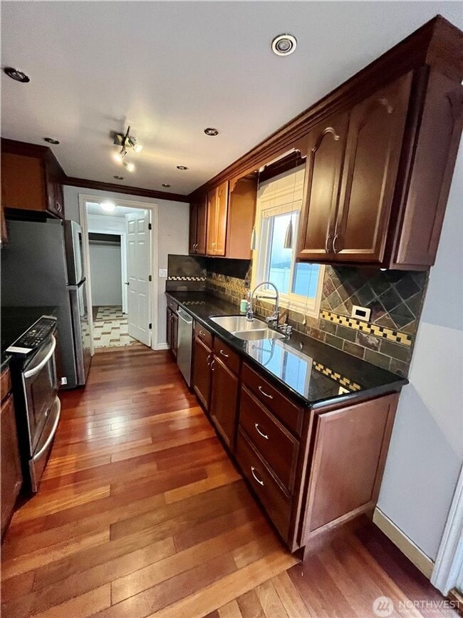 Building Photo - 4bd/1.75ba Renton Home