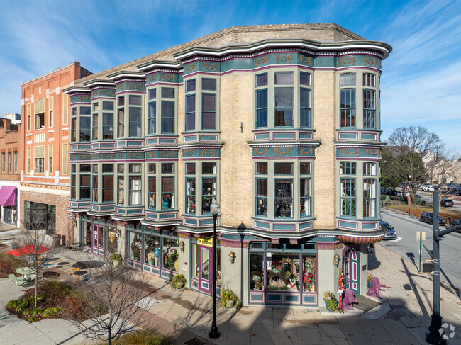 Building Photo - LM Lofts