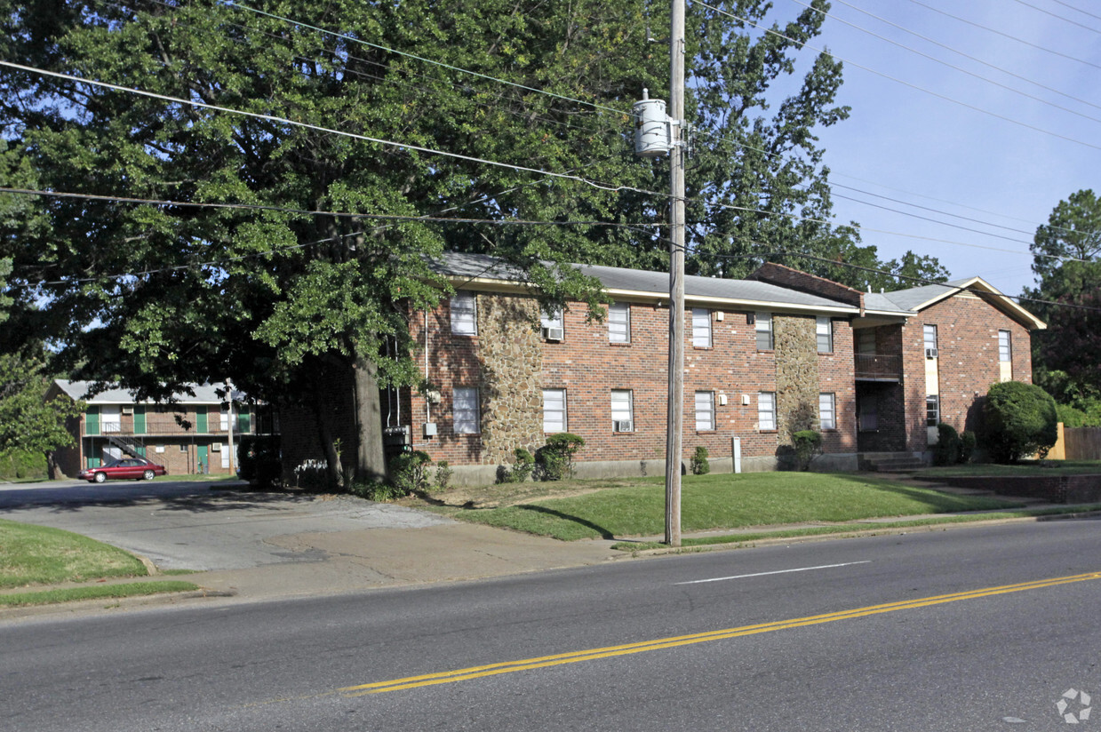 Primary Photo - Pendleton Court Apartments