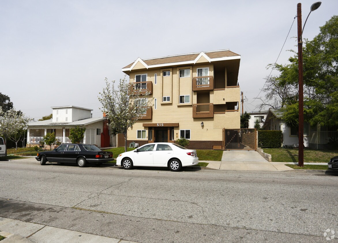Primary Photo - 515 W Lexington Dr