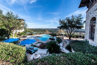 Building Photo - 10x Living at Grandview